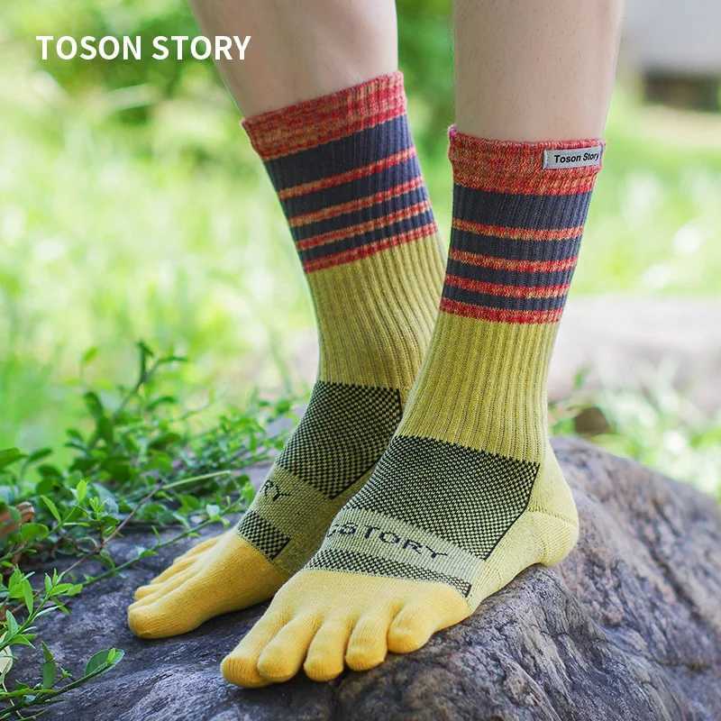 Mens Sports Five Finger Cotton Socks Sweat Absorption Antiodor Autumn Winter Towel Base Terry Long Tube Split Toe Socks Z251014
