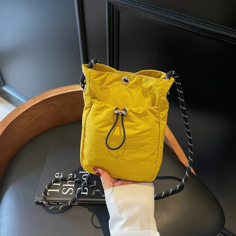 Minimalist Style Lightweight Drawstring Canvas Small Bag Versatile Mini SingleShoulder Crossbody Coin Purse for Mobile Phones 251014