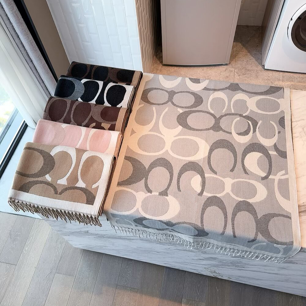 Designer scarves for men and women luxurious classic fashionable wool winter warmth checkered Christmas gifts birthday belts and boxes oooo