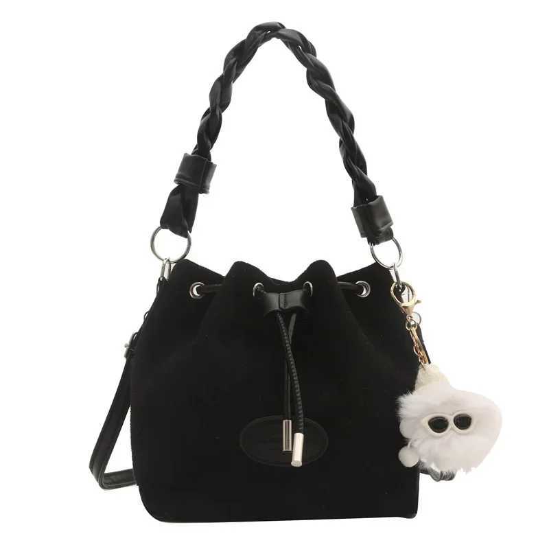 High Quality Trendy Bucket Bag Small Crossbody Handbag Wens Fiable Soft Polyer Single Strap Digging Pocket Interior D251014