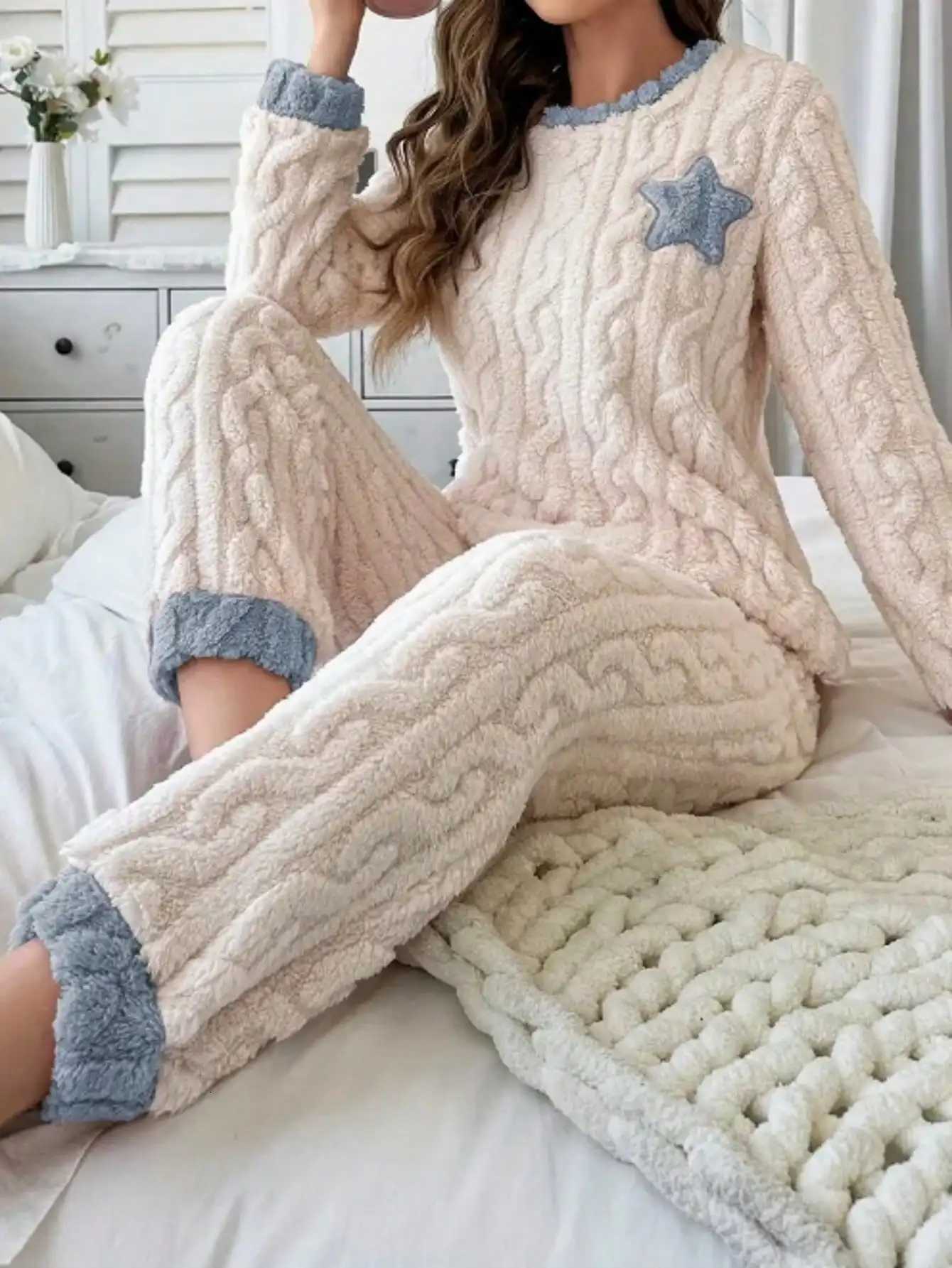 2piece set of womens autumn and winter pajamas thick pants roundneck embroidered fivepointed star cute cartoon warm suit Y251013