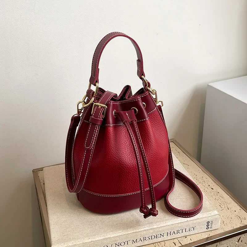 Large Capacity Wens Shoder Bag Autumn Winter Design Dumpling Underarm Single Strap Bags Soft Polyer Material D251014