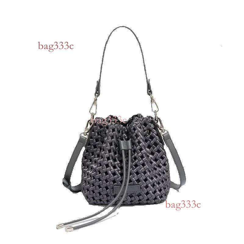 Hot Selling Handmade Woven Bucket For Women New High-Quality Texture Niche Handbag Single Shoulder Crossbody Bag Cowhide Woven Bag