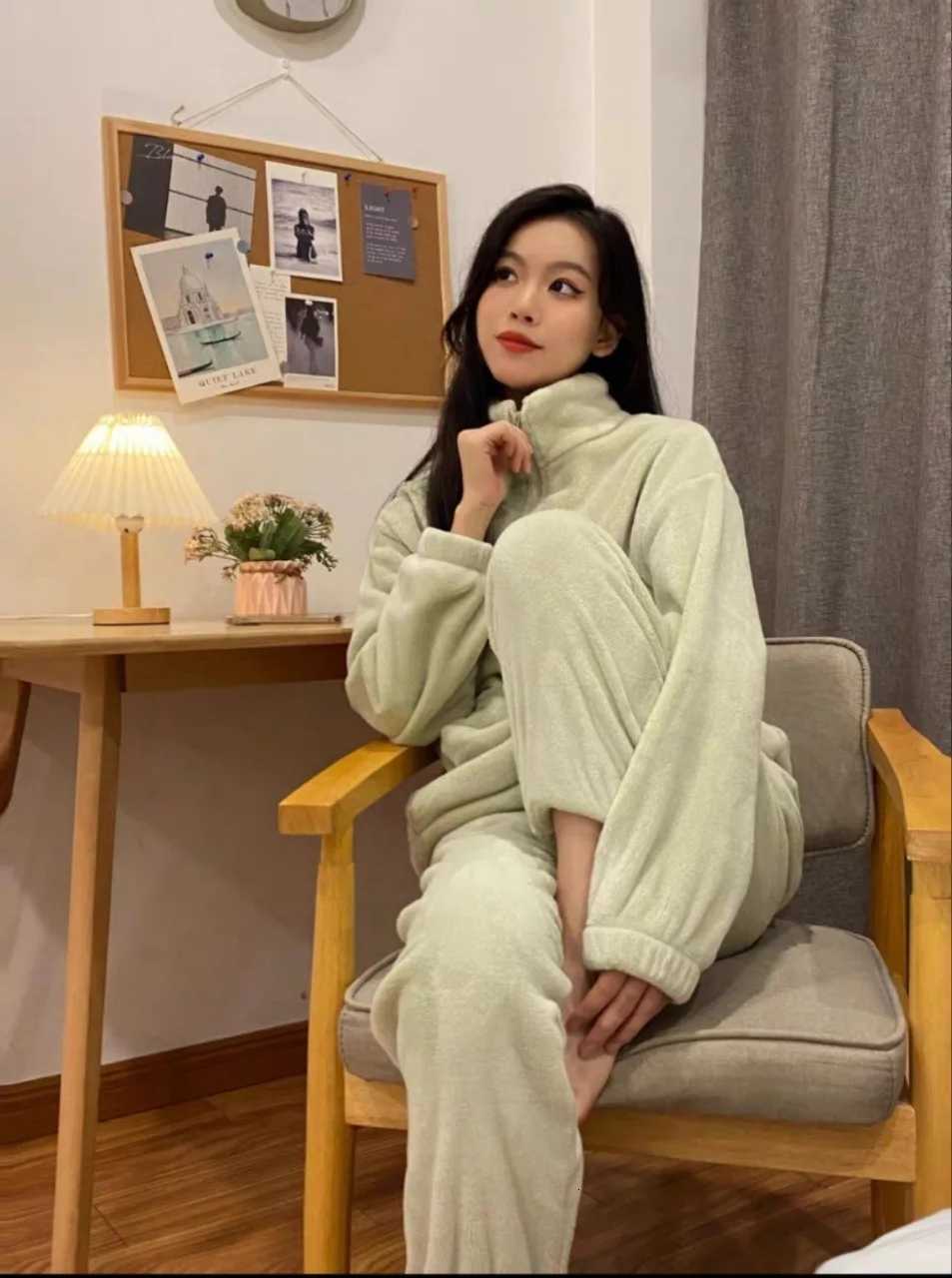 Winter Warm Coral Fleece Women Pajamas Set Thickened Flannel Long Sleeve High Collar Trouser Pijamas Suit Loose Flannel Homewear Y251013