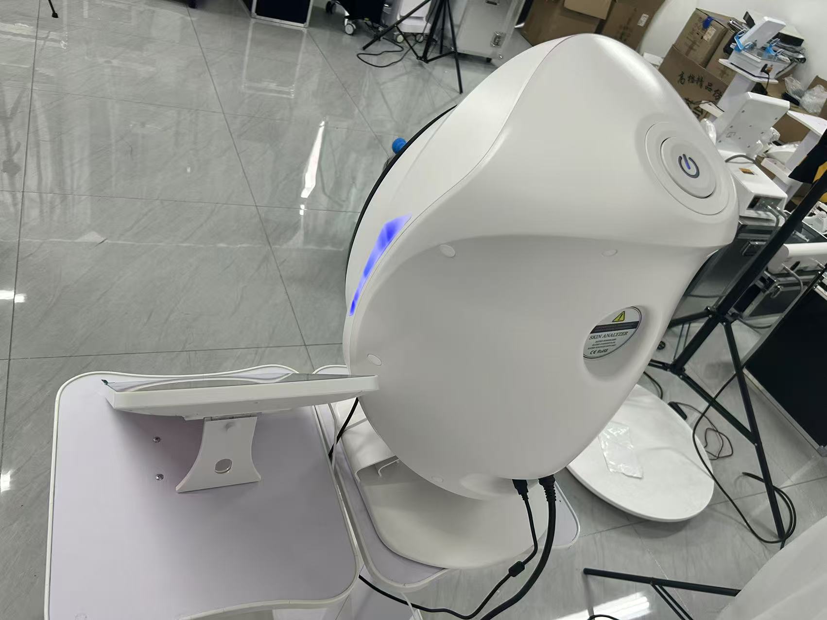 15.6 inch New 3D Facial Skin Analyzer Machine Skin Analyzer Facial Machine 8 Light Spectrum Skin Analysis Scanner