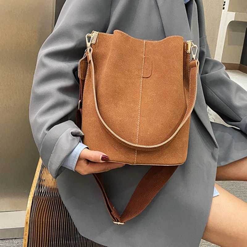 2023 Design Wen Bucket PU Leather Shoder Bag Large Capacity Lady Crossbody Bags Wide Strap Fem Solid Color Totes Handbag D251014