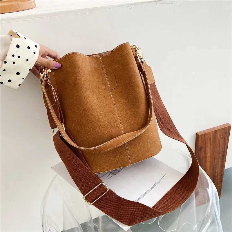 2023 Design Wen Bucket PU Leather Shoder Bag Large Capacity Lady Crossbody Bags Wide Strap Fem Solid Color Totes Handbag D251014