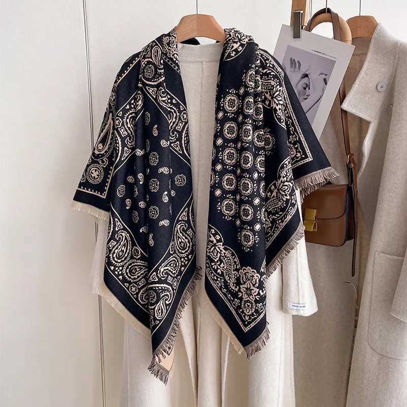 Scarves Fashion Kerchief Cashmere Women Twosided Paisley Scarf Winter Warm Shawl and Wrap Bandana Pashmina Foulard Square Thick