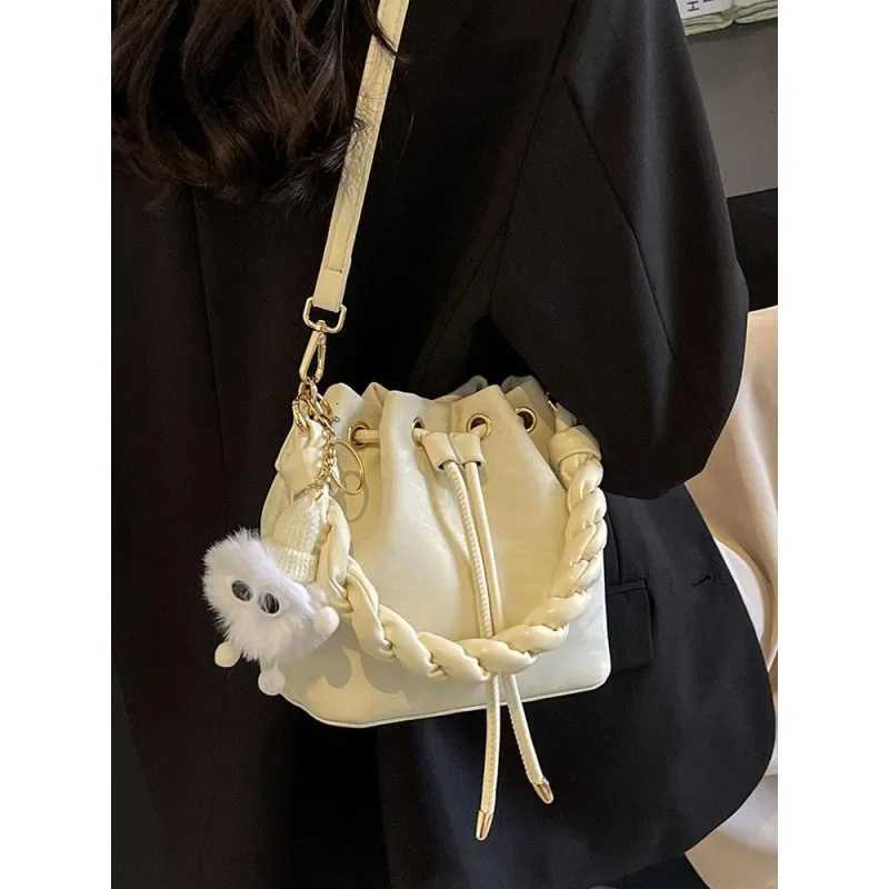 Fiable Bucket Bag Wens Handbag Crossbody Popar Summer 2025 New Style Handbag with Artificial Leather Lining D251014