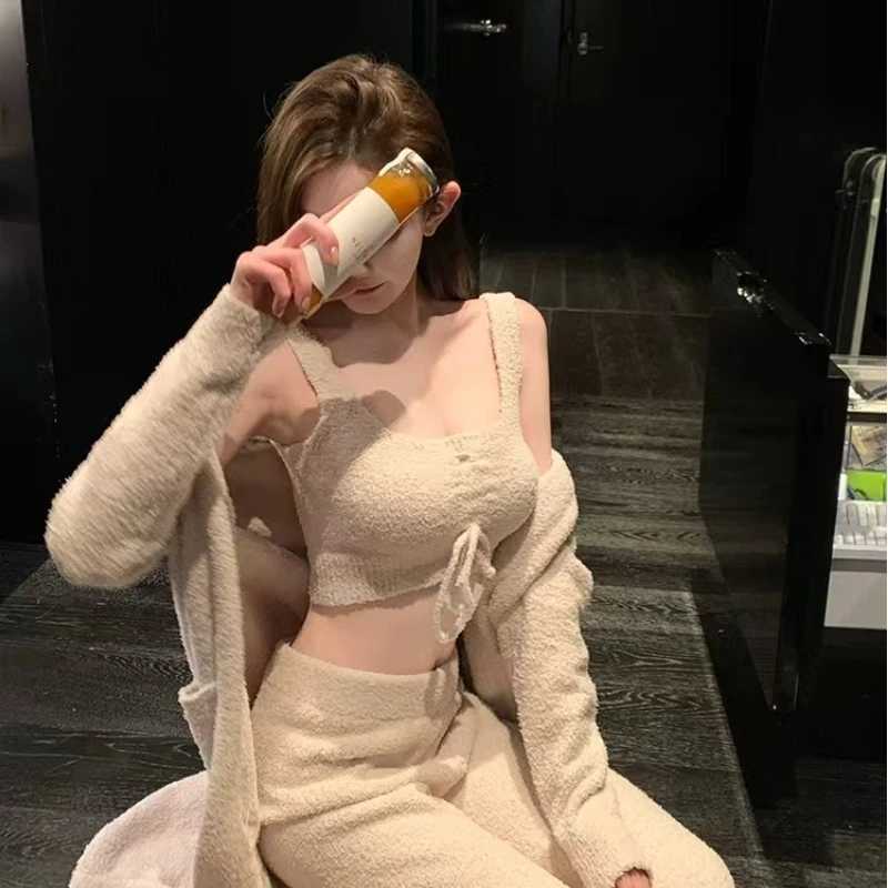 Autumn Winter Highend Three Piece Velvet Pajama Set Warm And Soft Wool Home Wear Pajamas Casual Out Door Wearable Women PajamasT251014