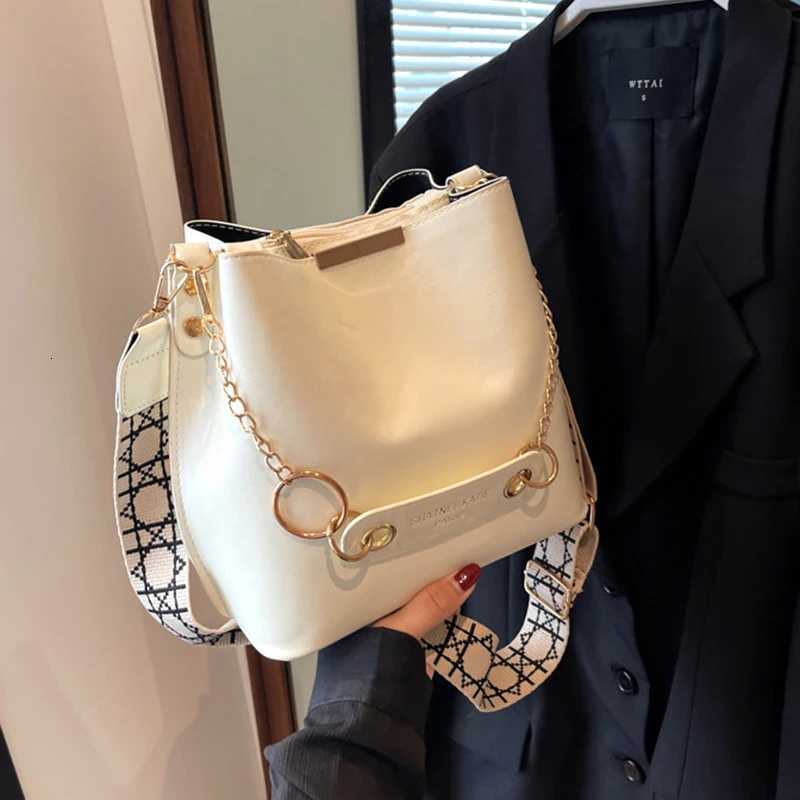 Advanced Texture Large Capacity Cmuting Wen New Light Luxury Versatile Shoder Bag Crossbody Bag Bucket Bag D251014