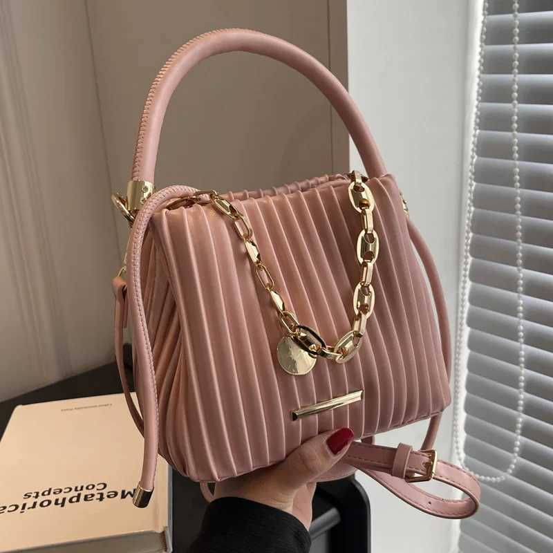 2025 Trendy Wens Crossbody Bag Fiable Chain Shoder Purse Stylish Bucket Bag Unique Versatile D251014