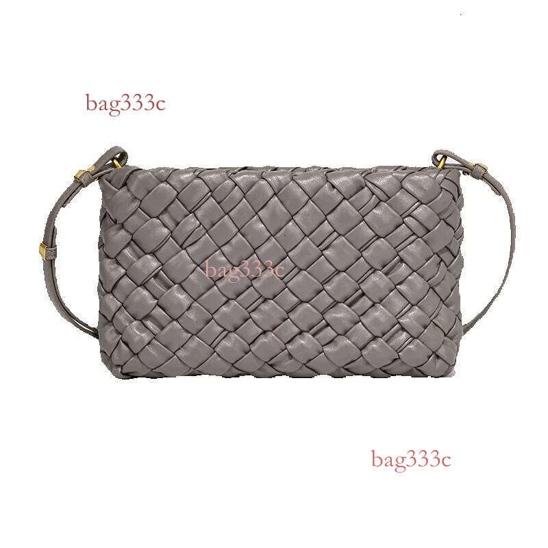 Light Luxury Niche French Underarm New High-Quality Hand-Woven Exquisite Crossbody Single Shoulder Small Square Bag Cowhide Woven Bag