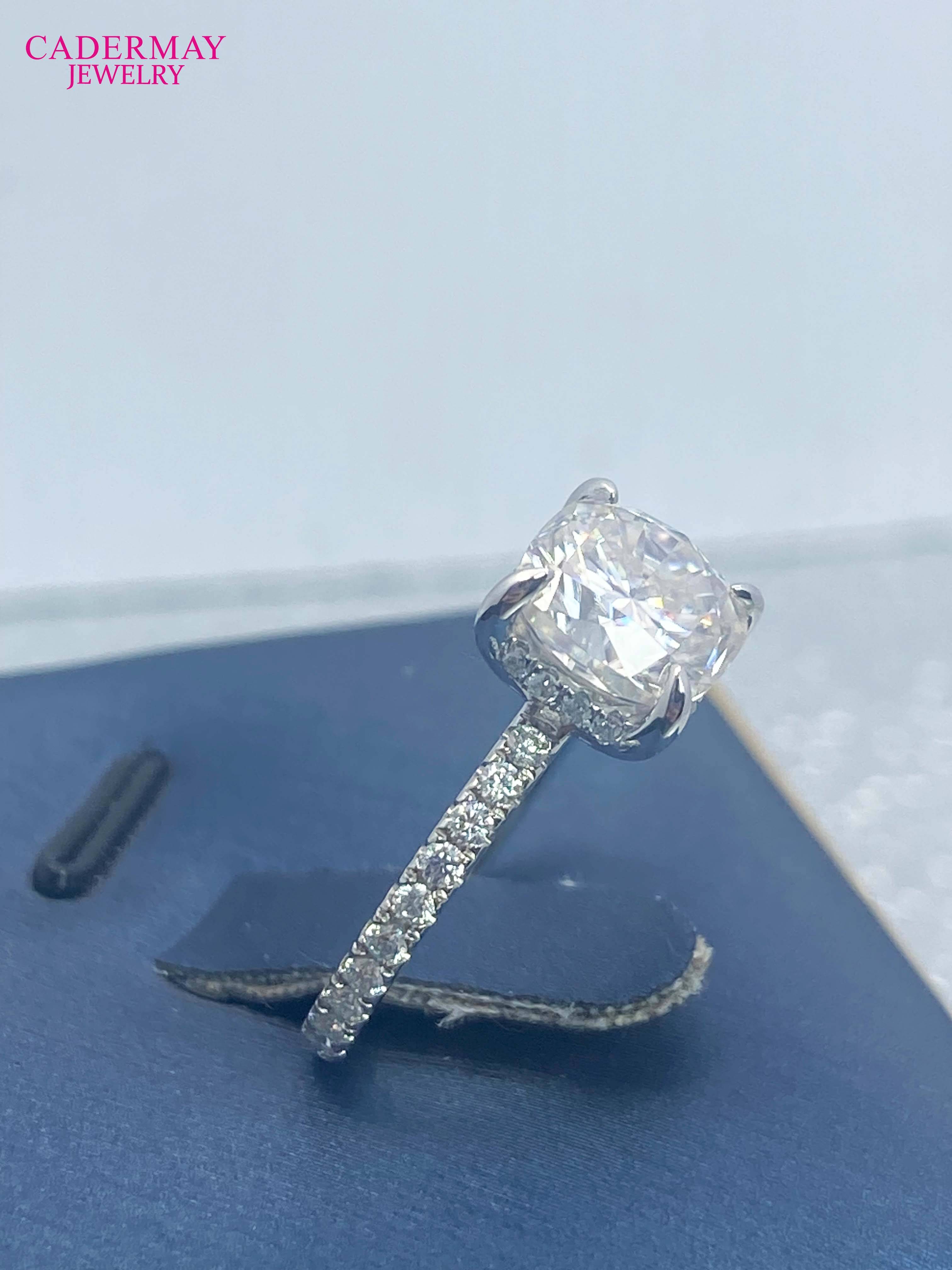 Cadermay Romantic Customized Ring PT950 25ct Cushion Shape Bright Cut D VVS1 Moissanite Engagement Wedding Ring for Women