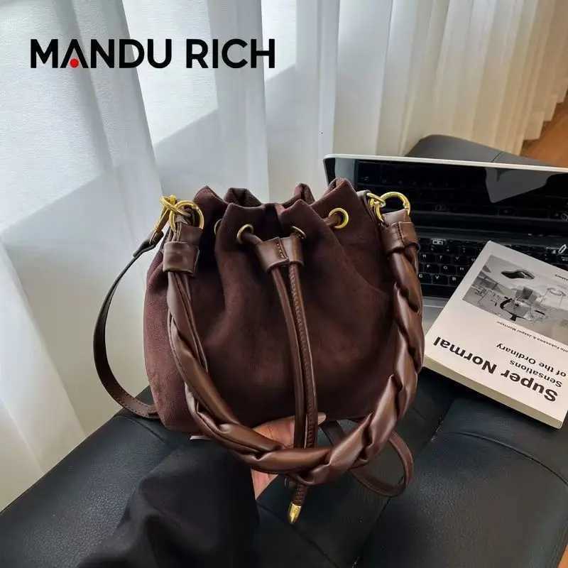 2025 New Deerskin Veet Leopard Print Small Package New Fallwinter Fi Handbag Drstring Bucket Bag Crossbody Bag D251014