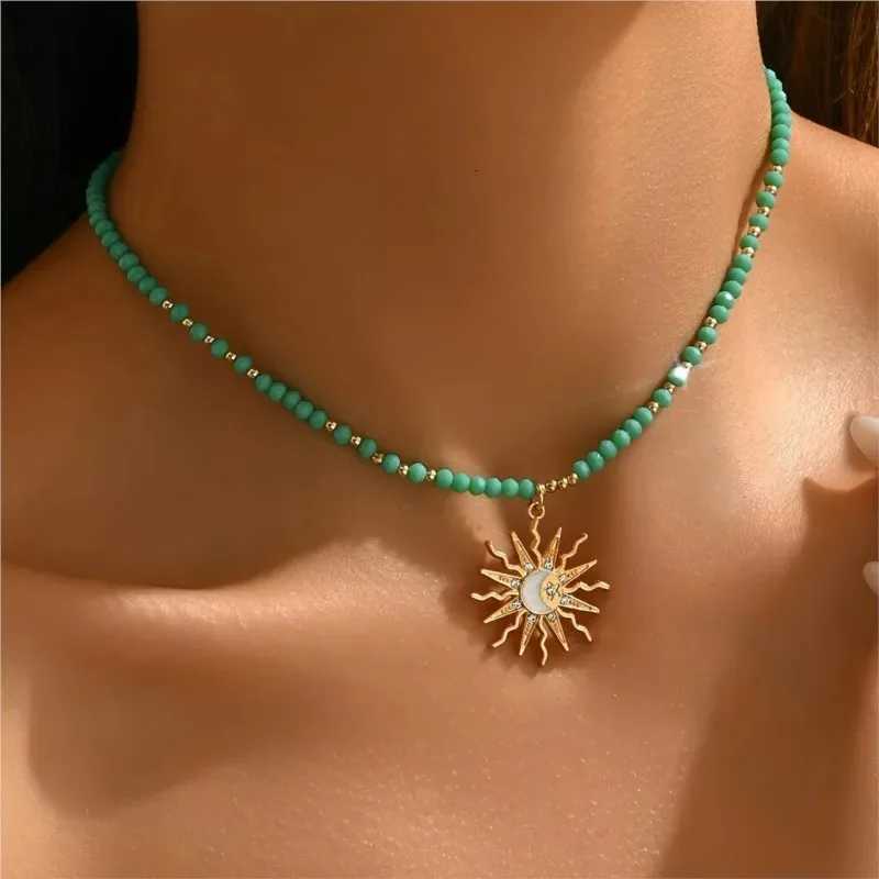Retro GoldenToned Sun Pendant Necklace for Women Elegant Turquoise Beads Chain Choker Neck Statement Party Vintage Jewelry GiftT251014