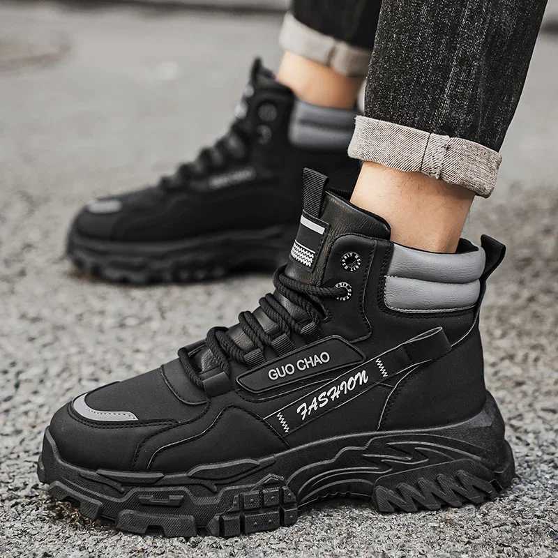 Working Shoes Men Mens Boots Offer Work Safety Shoes Military Man Tactical Boots Men Motorcycle Boot Mens Ankle Army Shooes C251014