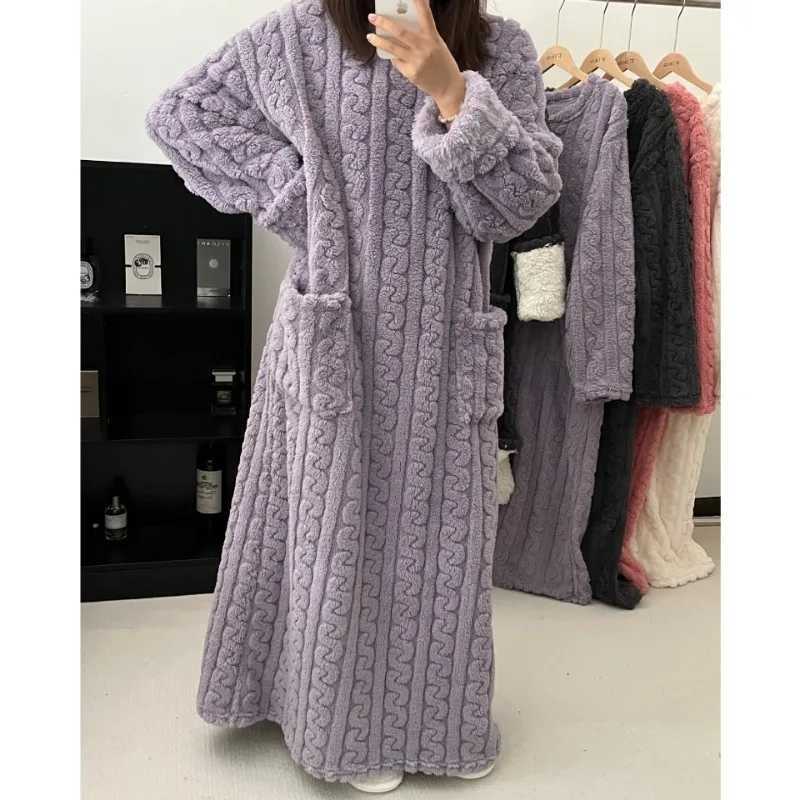 Thickened Warm Plus Size Ladies Pyjamas Flannel Winter Striped Coral Velvet LongSleeved Nightwear Bathrobe One Piece Pajamas Y251013