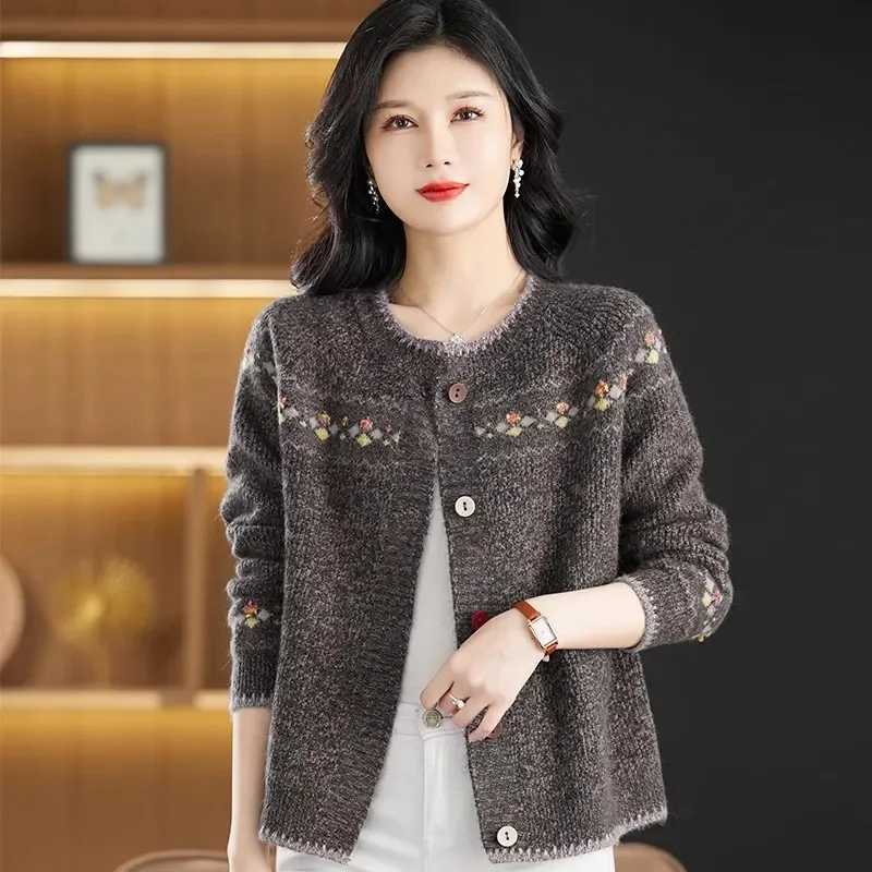2024 New Sweater Coat Ladies R Jacquard Knitwear Cardigan Jaet Early Spring Autumn WernStyle Outerwear Loose Women Top W251014
