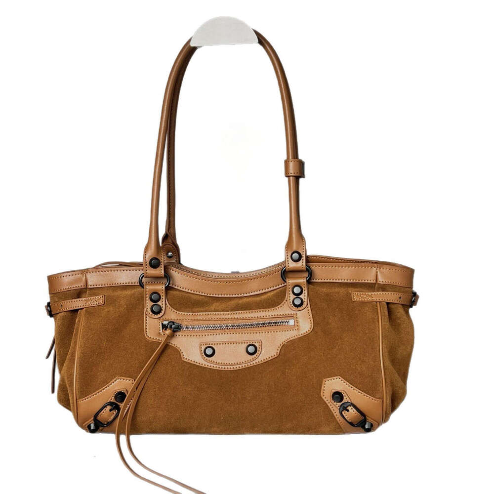 Luxury bag B Matte Suede Rivet Bag Women s Niche Design Spice Girl Motorcycle Underarm One Shoulder Handbag Fashion Vagabond