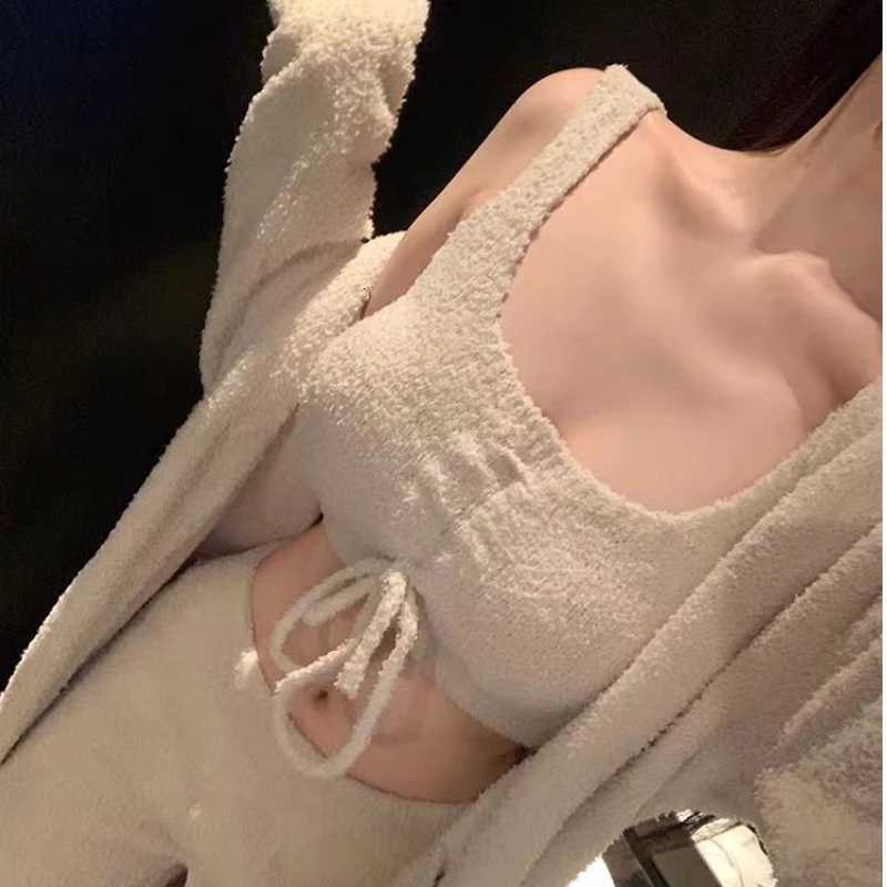 Autumn Winter Highend Three Piece Velvet Pajama Set Warm And Soft Wool Home Wear Pajamas Casual Out Door Wearable Women PajamasT251014