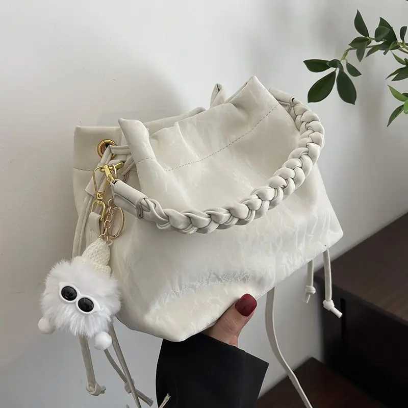 Wens niche messenger tote bag New pleated versatile bucket bag Mtifunctial messenger bag Girls fi wallet D251014