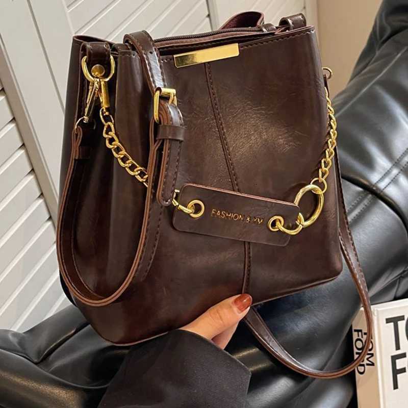 Chain Bucket Bag 2025 Korean Trend Crossbody Handbag Wen PU Leather Shoder Messenger Bag Fem D251014