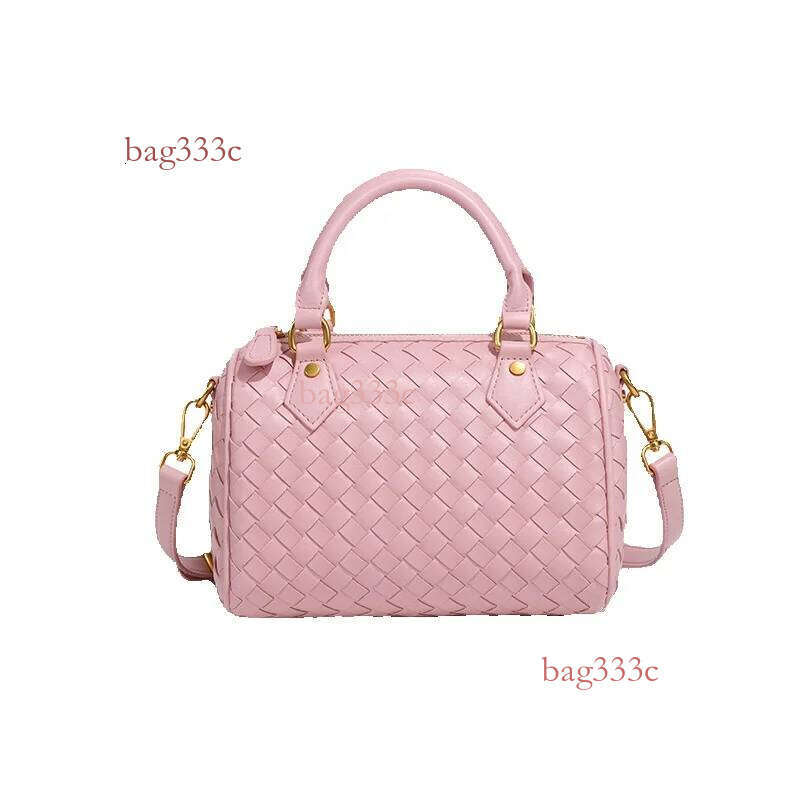 Large Capacity Women's New Classic Soft Leather Plaid Handbag Pillow Versatile Shoulder Boston Bag For Women Cowhide Woven Bag