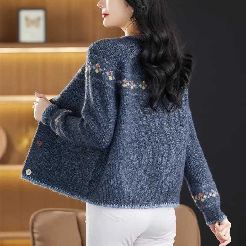 2024 New Sweater Coat Ladies R Jacquard Knitwear Cardigan Jaet Early Spring Autumn WernStyle Outerwear Loose Women Top W251014