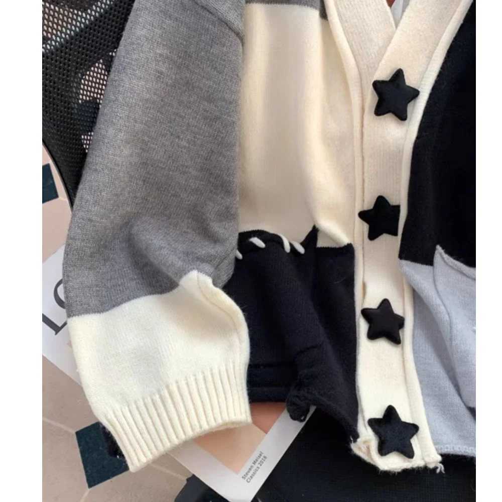 Womens Autumn Winter Personality Patchwork Star Sweater Cardigan Lady Casual Loose VNe Knitted Jaets New Coat Kntwear Top W251014