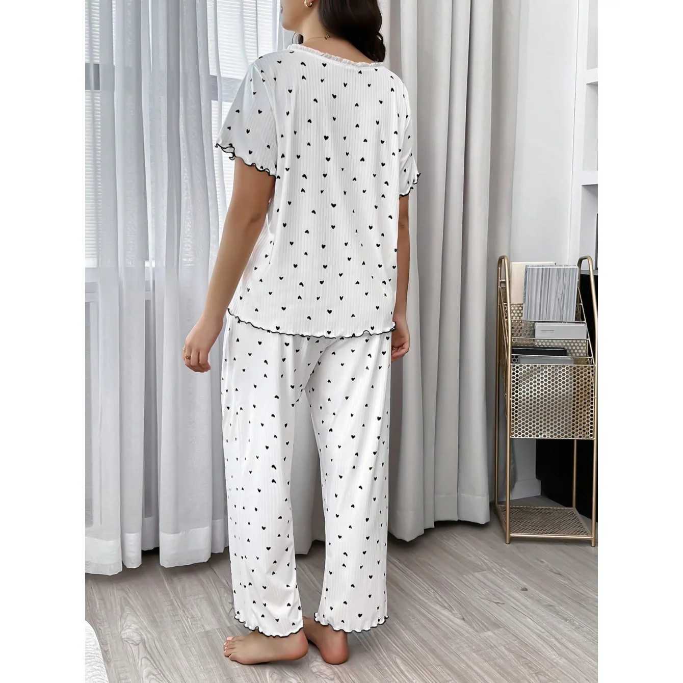 Women Casual Pajamas Set Plus Size Sleepwear Short Sleeve Vneck Heart Print Tshirt Tops with Pants Female Loose HomewearT251014