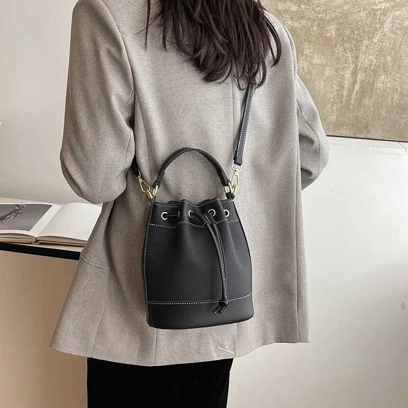 Small Bucket Bag Designer Luxury Handbag Pu Leather Shoder Bags For Wen Soft Top Handle Tote Bag Fem Crossbody Bag D251014