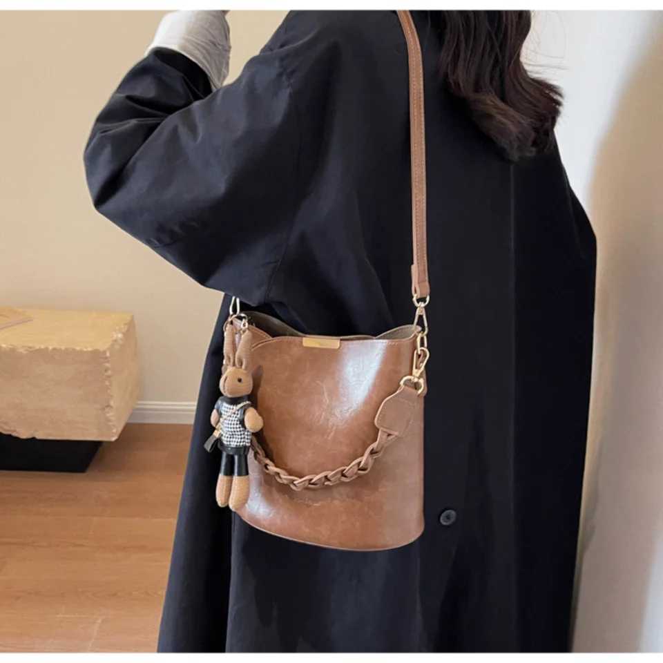 Wen Vintage Shoder Bag Fiable Bucket Crossbody Bags New Casual Wen Mini Crossbody Bag Versatile PU Leather Handbag D251014
