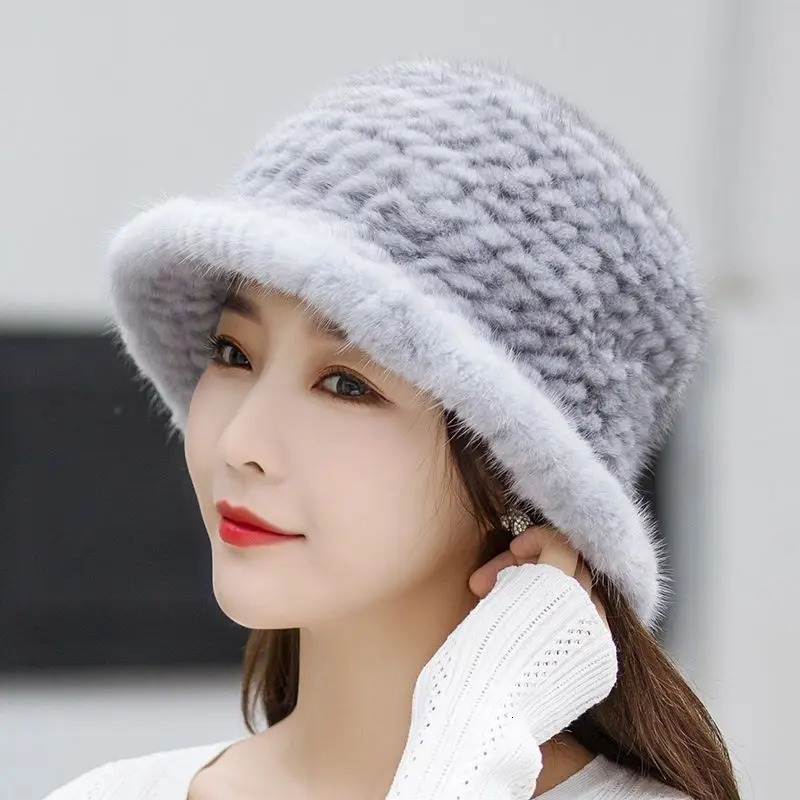 Winter Women Outdoor Keep Warm Real Mink Fur Hat Natural Warm 100 Real Mink Fur Hats Lady Knitted Quality Genuine Mink Fur Caps 251010