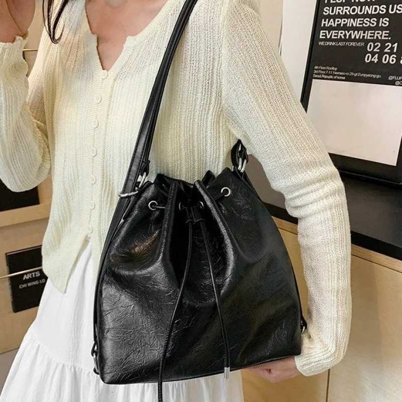 Luxury Brand Fiable Leather Wens Handbag Elegant Classic Paris Designer Trendy Vintage Daily Bag D251014