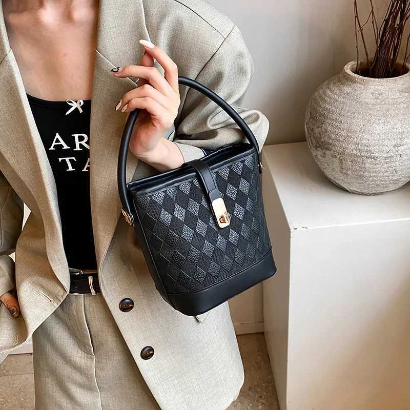 Luxury Designer Lock PU Ctrast Color Plaid Wens Handbag Casual Crossbody Bag Bucket Tote D251014