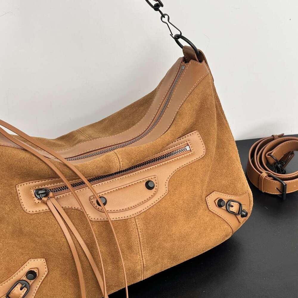 Luxury bag Autumn Winter New Motorcycle Niche Design Suede Underarm Large Capacity Genuine Leather Women s Bag Trendy