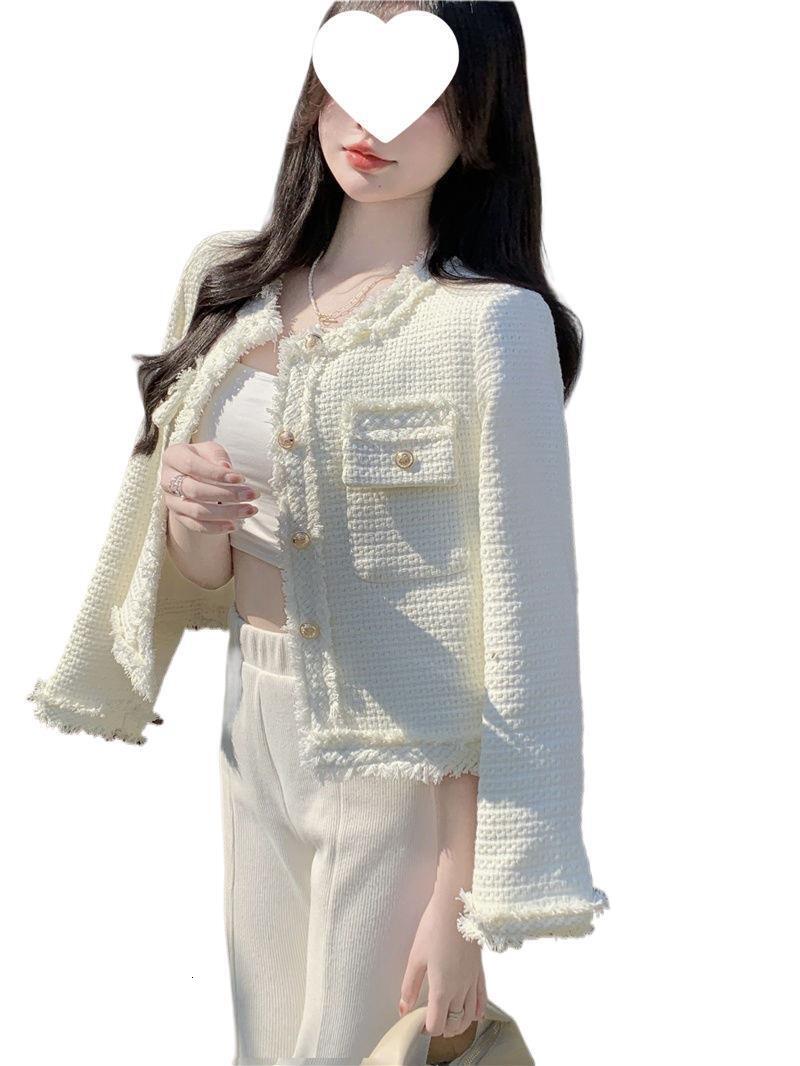 2025 Luxury Autumn/Winter New Versatile White Women's Coat Unique fashion Design Short Top Designer Jacket