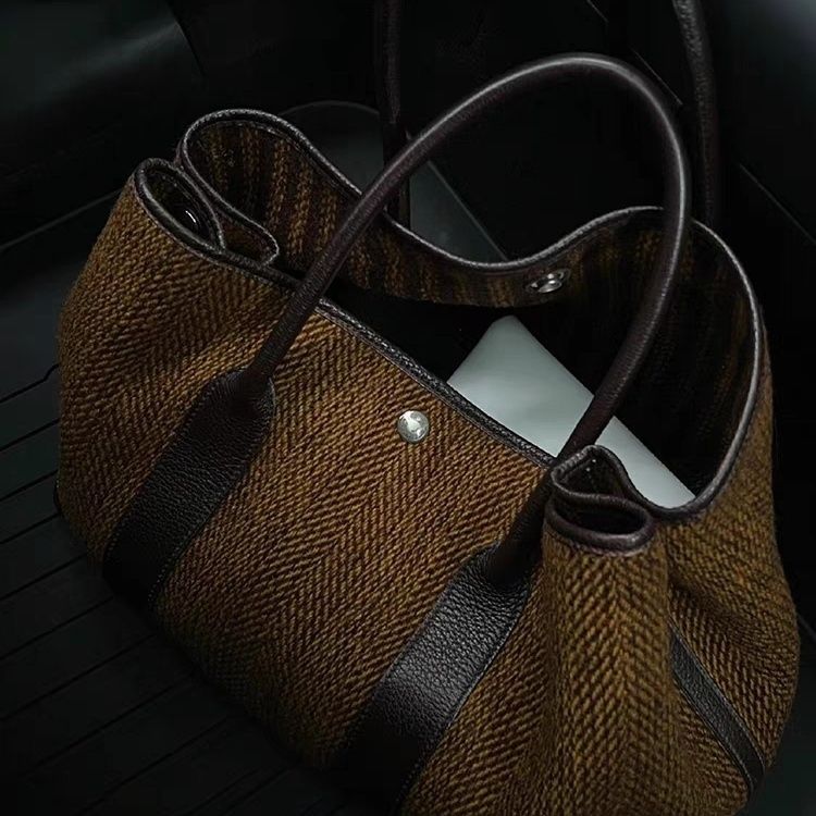 New Stylish Elegant Woolen Single shoulder Hand carry Bag for Autumn and Winter - view 3
