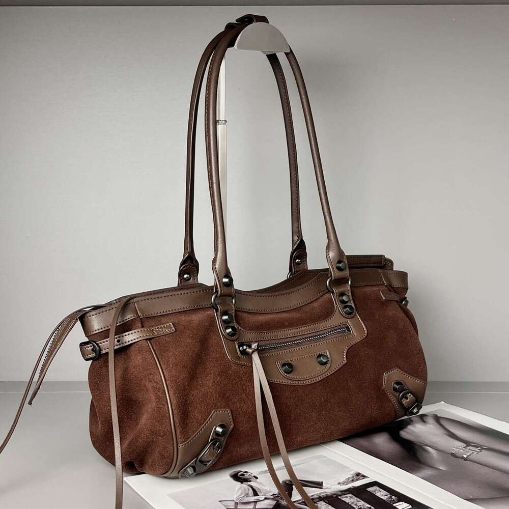 Luxury bag B Matte Suede Rivet Bag Women s Niche Design Spice Girl Motorcycle Underarm One Shoulder Handbag Fashion Vagabond