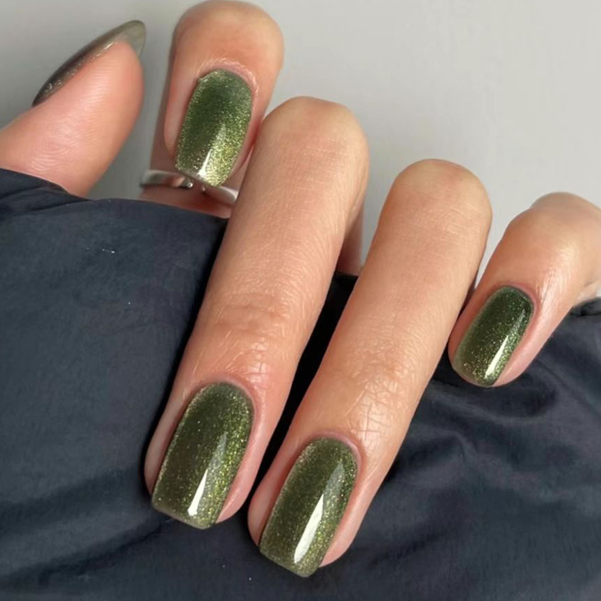 Handcrafted Nail Stickers Luxurious Detachable Fake Finger Tips with Realistic Colors & Simple Design - Perfect For Salons