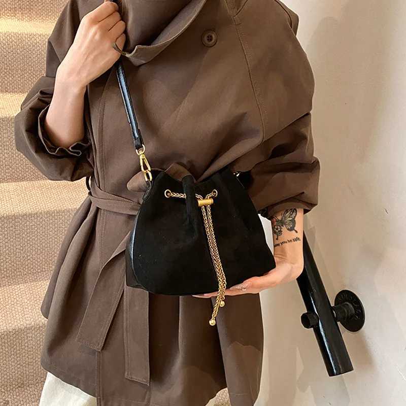 Luxury Nubuck Leather Shoder Bag For Wen Brand Designer Handbag And Purse Small Bucket Crossbody Bag D251014