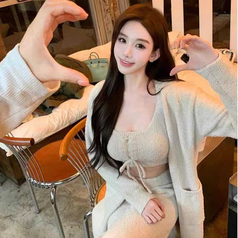 Autumn Winter Highend Three Piece Velvet Pajama Set Warm And Soft Wool Home Wear Pajamas Casual Out Door Wearable Women PajamasT251014