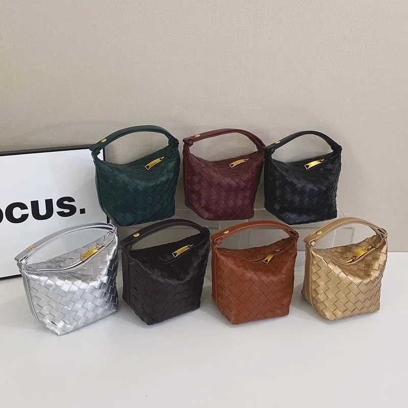 Luxury Embroidered Shoder Bag Wens Leather Crossbody Handbag Designer Tote Purse ning Party D251014