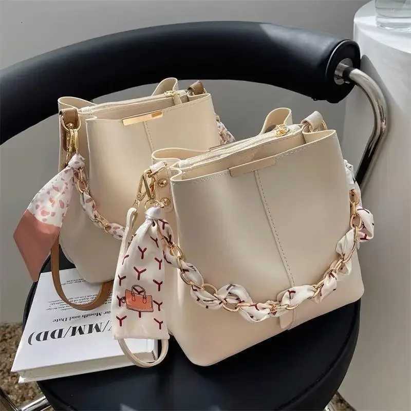 Fiable Large Capacity Bucket Bag Wens Crossbody Shoder Bag Spring Summer New Style Cmuter Handbag Quality Texture D251014