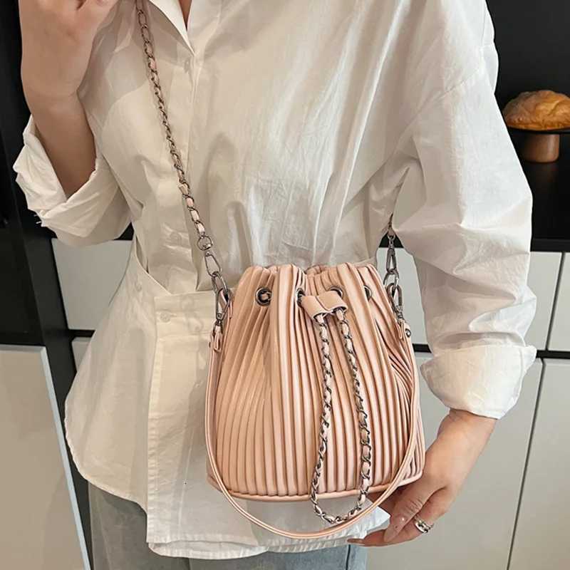 Luxury Wen Crossbody Bag New Fi Pleated Chain Shoder Bag Simple Versatile Bucket Bag Soft PU Handbag Torebki Damskie D251014