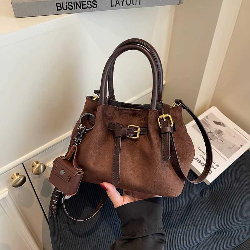 Faux Suede Autumnwinter Solid Color Bucket String Temperament Ladies Bags 2025 Brand New Fi Versatile Crossbody Bags D251014