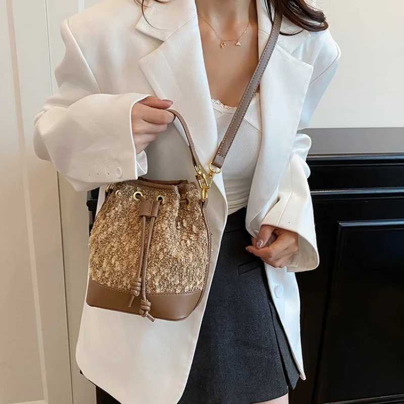 Popar Classic HighEnd Leather Wens Tote Bag Luxury Brand Fiable Elegant Minimalist Cmuter Daily Vintage Bag D251014