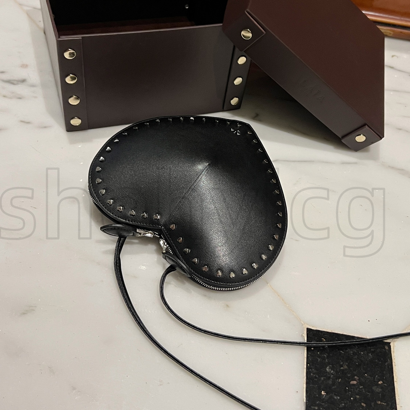 Womens mens genuine leather Le Cour Heart Luxury Designer bags rivet suede crossbody Shoulder Bag 10A quality handbags Clutch lady Evening Bags Wallets