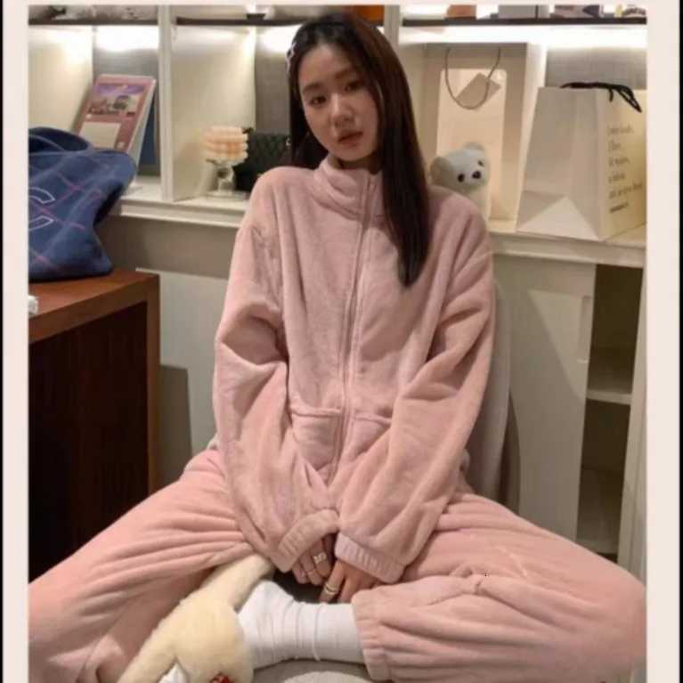 Winter Warm Coral Fleece Women Pajamas Set Thickened Flannel Long Sleeve High Collar Trouser Pijamas Suit Loose Flannel Homewear Y251013